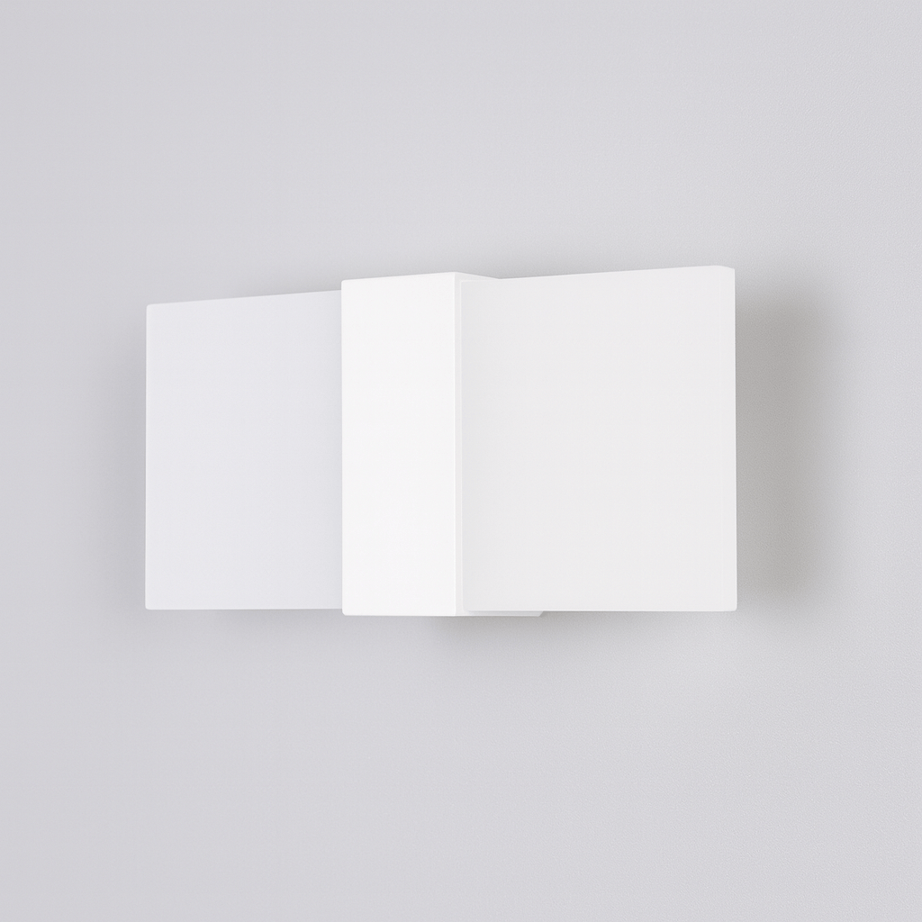 Garden Lights White / 22CM Lyra Plano Wall Light